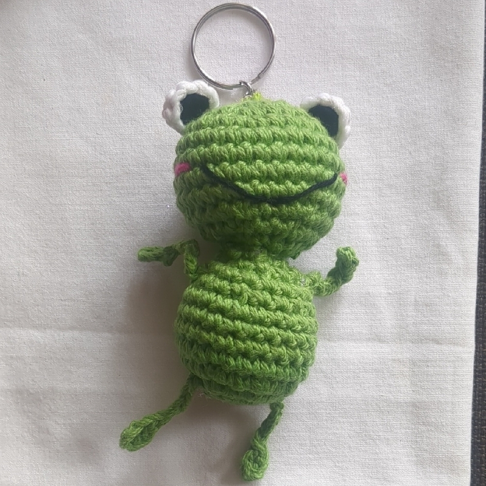 Handmade Crochert Green Frog Keychain/Charming/Artisian/Essential/Gift/Accessory